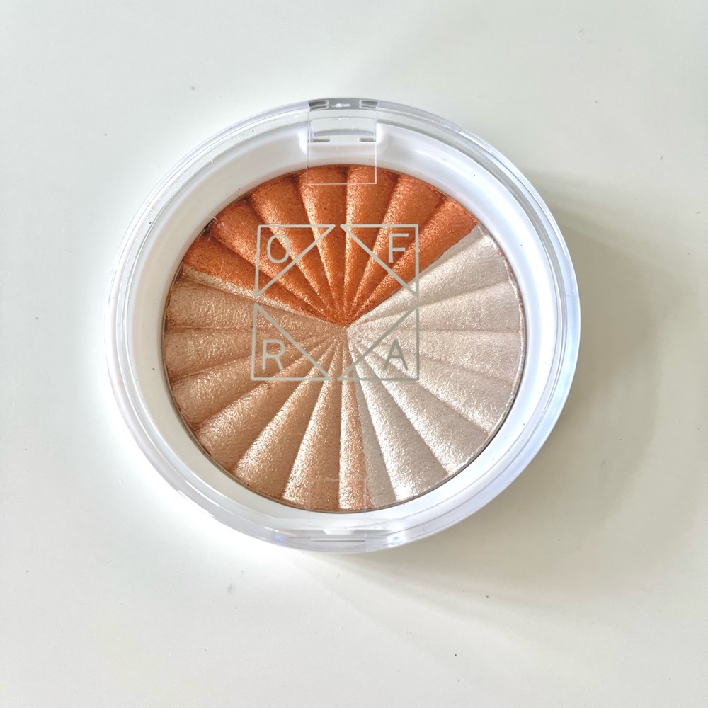 OFRA X NIKKIETUTORIALS HIGHLIGHTER EVERGLOW